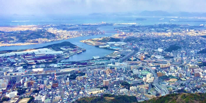 福岡県北九州市 皿倉山 山頂から望む現在の「洞海湾」