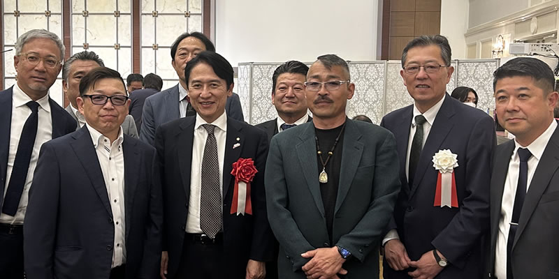 武内市長と若松区で活躍されている建設会社の方々