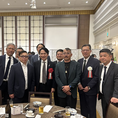 武内市長と若松区で活躍されている建設会社の方々